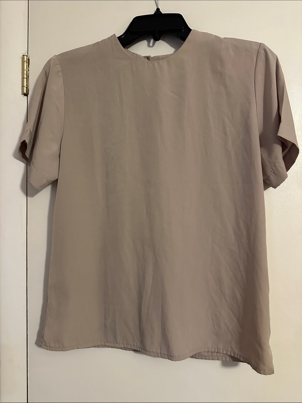 Women’s Short-Sleeve Crewneck Blouse in Light Taupe